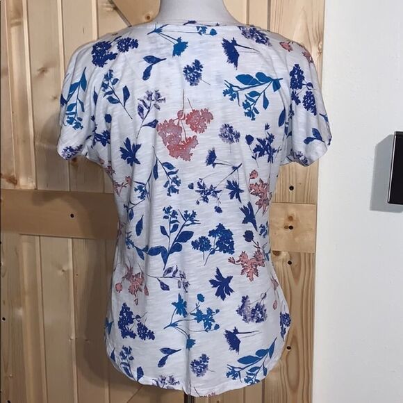 Max Jeans Dolman Sleeve Hi-low Floral Tee - Picture 3 of 6